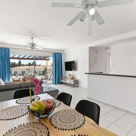 Penthouse Carina דירה *